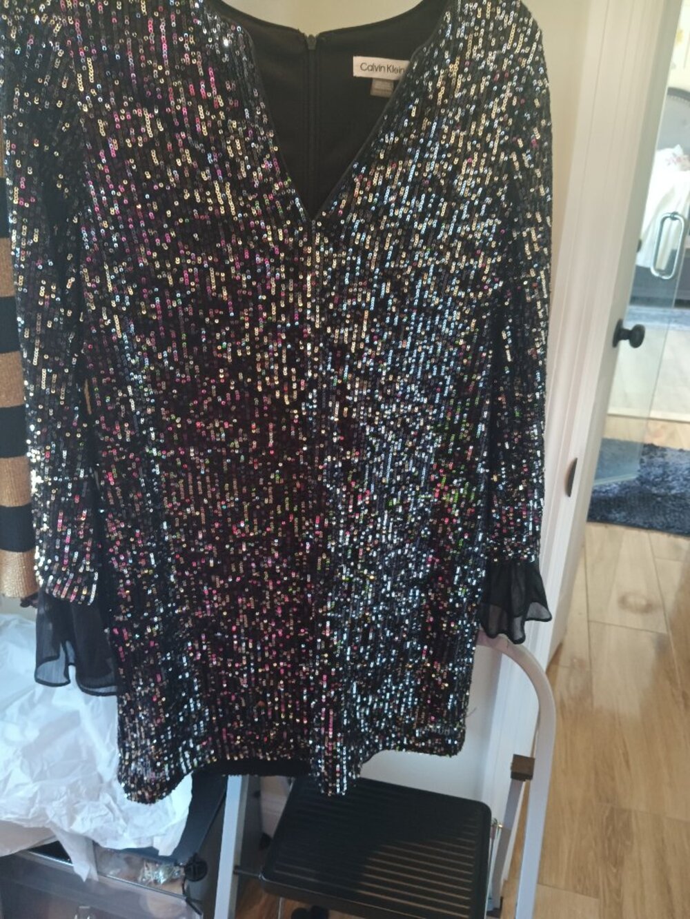 A Dress - Picture 3 of 4
